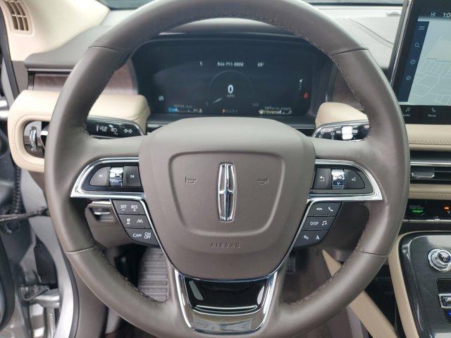 Photo of 2023 Silver Radiance Metallic Lincoln Nautilus