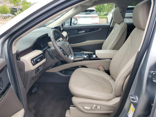 Photo of 2023 Silver Radiance Metallic Lincoln Nautilus
