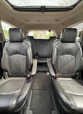 Photo of 2016 Summit White Buick Enclave