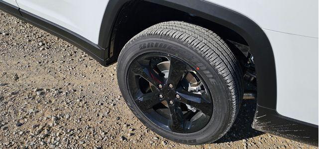 Photo of 2025 Bright White Clearcoat Jeep Grand Cherokee L