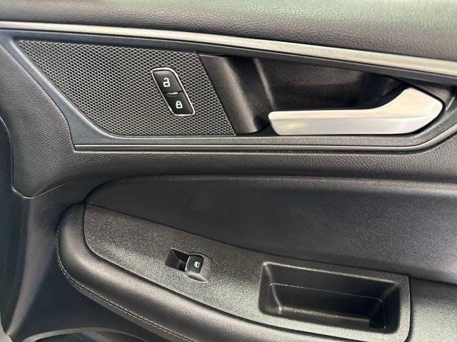 Photo of 2024 Carbonized Gray Metallic Ford Edge