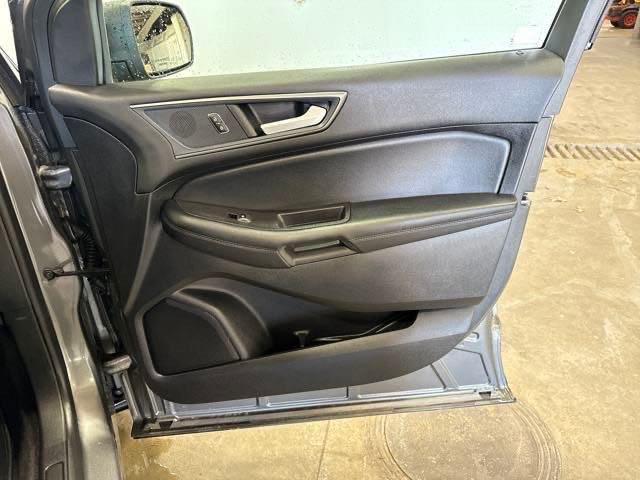 Photo of 2024 Carbonized Gray Metallic Ford Edge