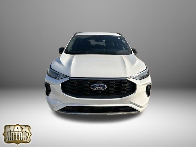 Photo of 2024 White Metallic Ford Escape