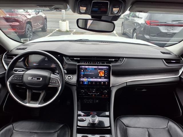 Photo of 2022 Bright White Clearcoat Jeep Grand Cherokee L