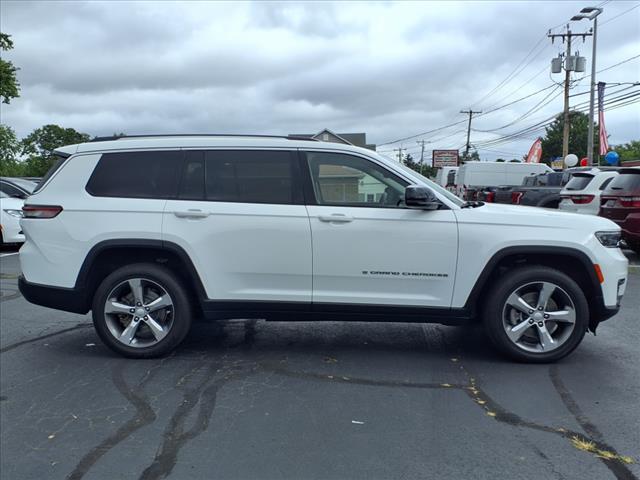 Photo of 2022 Bright White Clearcoat Jeep Grand Cherokee L