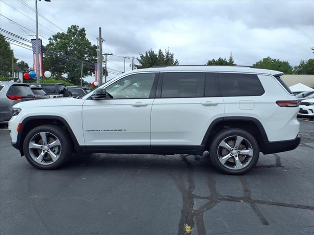 Photo of 2022 Bright White Clearcoat Jeep Grand Cherokee L
