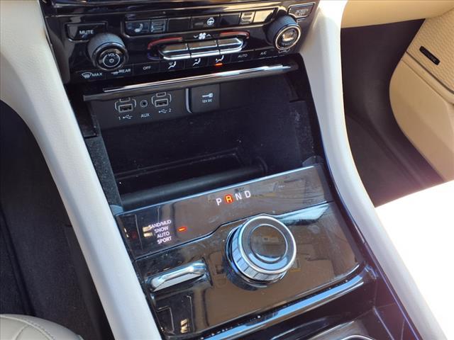 Photo of 2021 Diamond Black Crystal Pearlcoat Jeep Grand Cherokee L