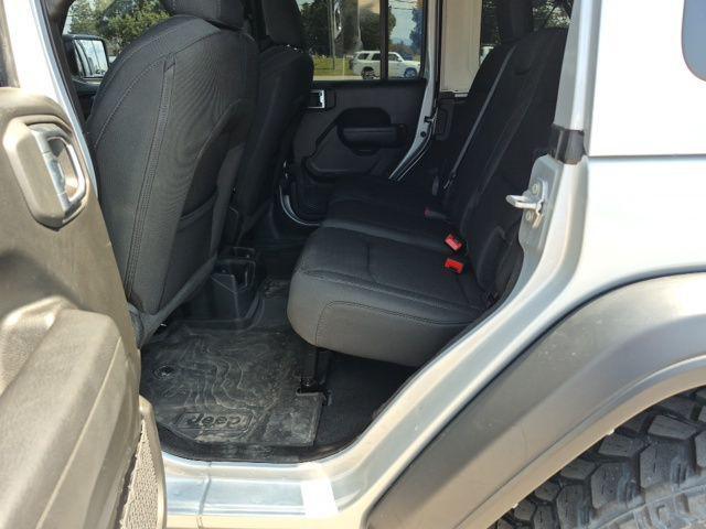 Photo of 2022 Silver Zynith Clearcoat Jeep Wrangler