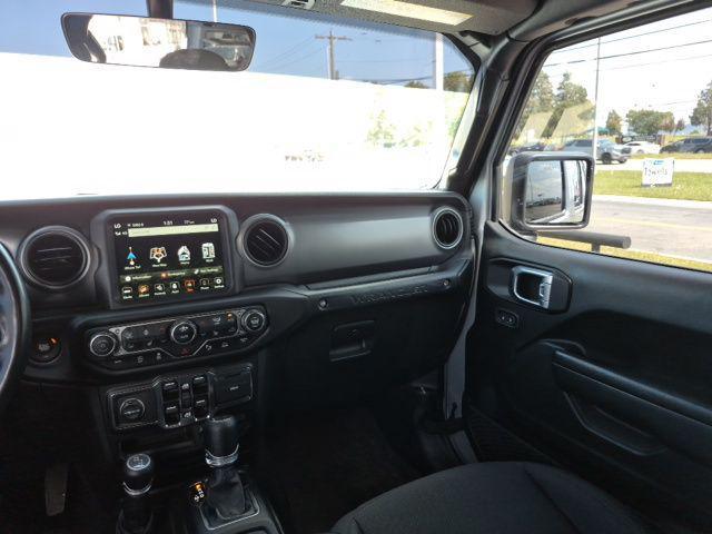 Photo of 2022 Silver Zynith Clearcoat Jeep Wrangler