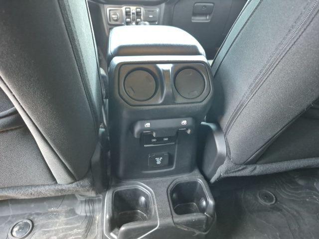 Photo of 2022 Silver Zynith Clearcoat Jeep Wrangler