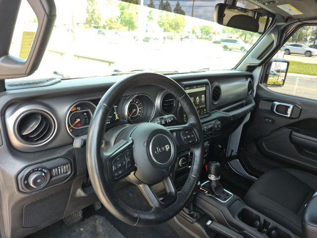 Photo of 2022 Silver Zynith Clearcoat Jeep Wrangler