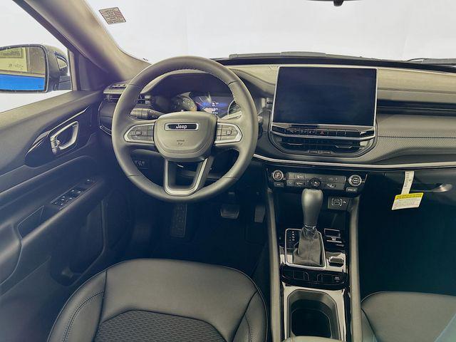 Photo of 2025 Hydro Blue Pearlcoat Jeep Compass