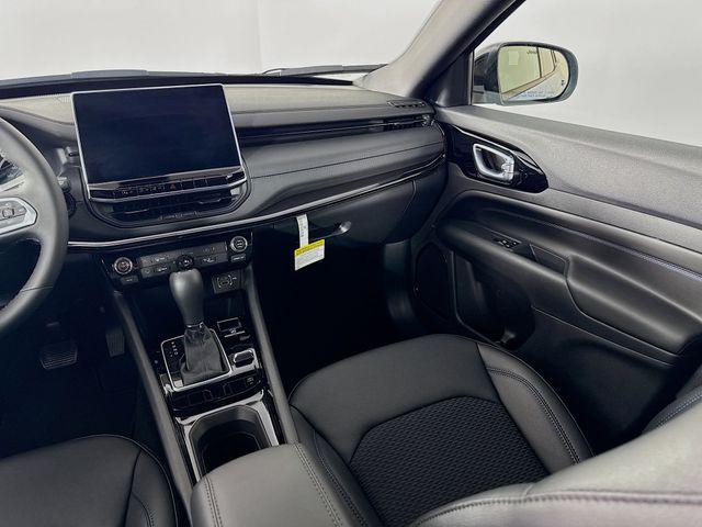 Photo of 2025 Hydro Blue Pearlcoat Jeep Compass