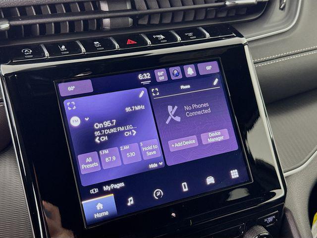 Photo of 2025 Silver Zynith Jeep Grand Cherokee