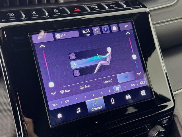 Photo of 2025 Silver Zynith Jeep Grand Cherokee