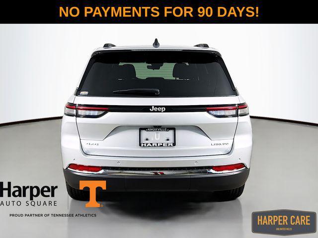 Photo of 2025 Silver Zynith Jeep Grand Cherokee