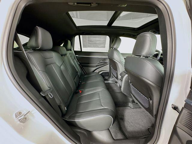 Photo of 2025 Bright White Clearcoat Jeep Wagoneer S