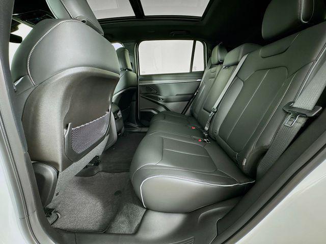Photo of 2025 Bright White Clearcoat Jeep Wagoneer S