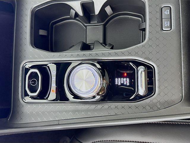 Photo of 2025 Bright White Clearcoat Jeep Wagoneer S