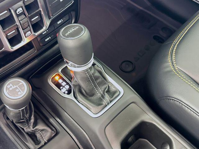 Photo of 2025 Bright White Clearcoat Jeep Gladiator