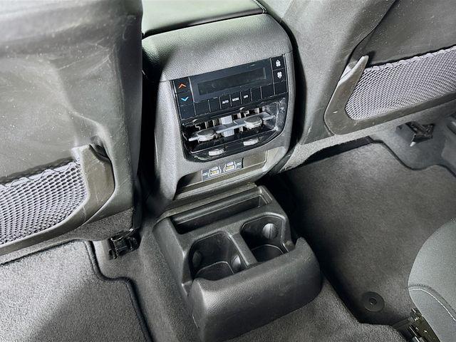 Photo of 2023 Diamond Black Crystal Pearlcoat Jeep Grand Cherokee L