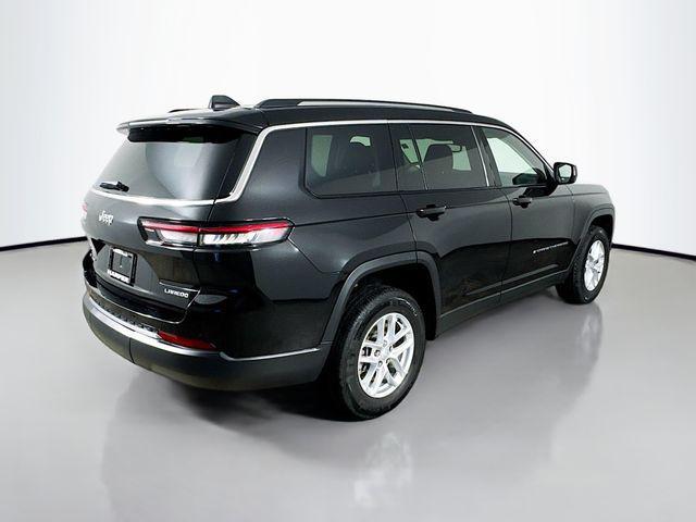 Photo of 2023 Diamond Black Crystal Pearlcoat Jeep Grand Cherokee L