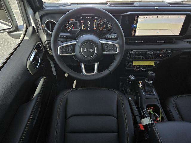 Photo of 2025 Bright White Clearcoat Jeep Wrangler