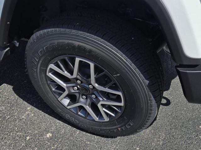 Photo of 2025 Bright White Clearcoat Jeep Wrangler