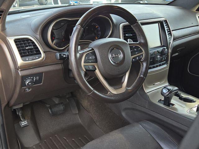 Photo of 2015 Granite Crystal Metallic Clearcoat Jeep Grand Cherokee