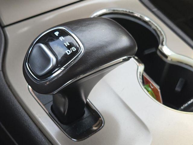 Photo of 2015 Granite Crystal Metallic Clearcoat Jeep Grand Cherokee
