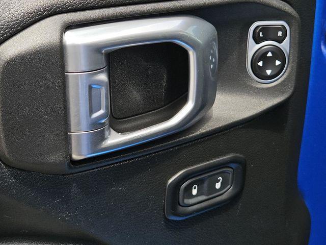 Photo of 2021 Hydro Blue Pearlcoat Jeep Gladiator