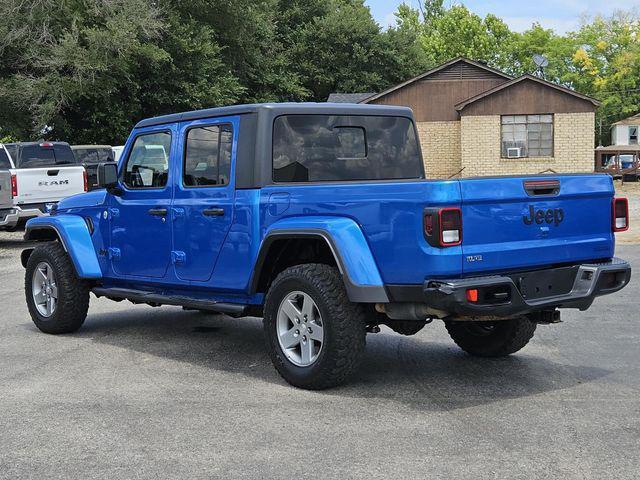 Photo of 2021 Hydro Blue Pearlcoat Jeep Gladiator