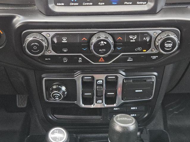 Photo of 2021 Hydro Blue Pearlcoat Jeep Gladiator
