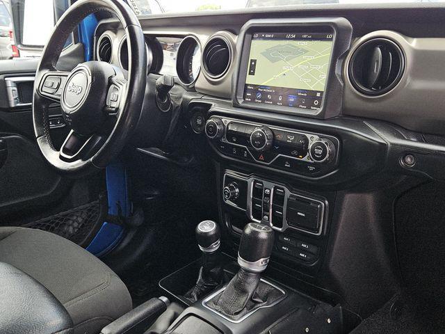 Photo of 2021 Hydro Blue Pearlcoat Jeep Gladiator