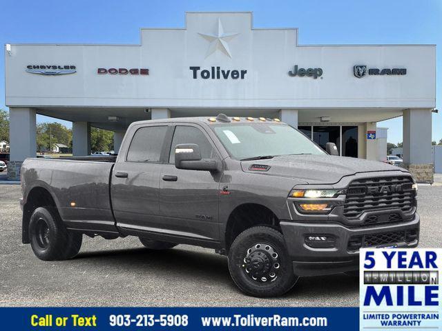 Photo of 2025 Granite Crystal Metallic Clearcoat RAM 3500