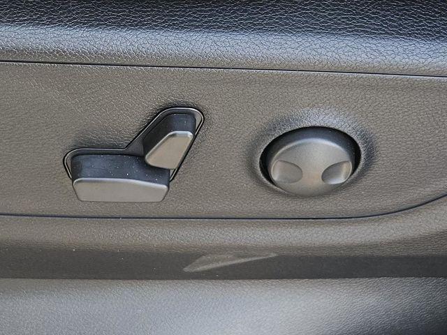 Photo of 2025 Bright White Clearcoat RAM 1500