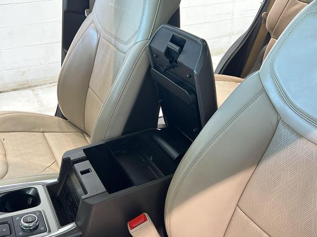 Photo of 2020 Agate Black Metallic Ford Explorer