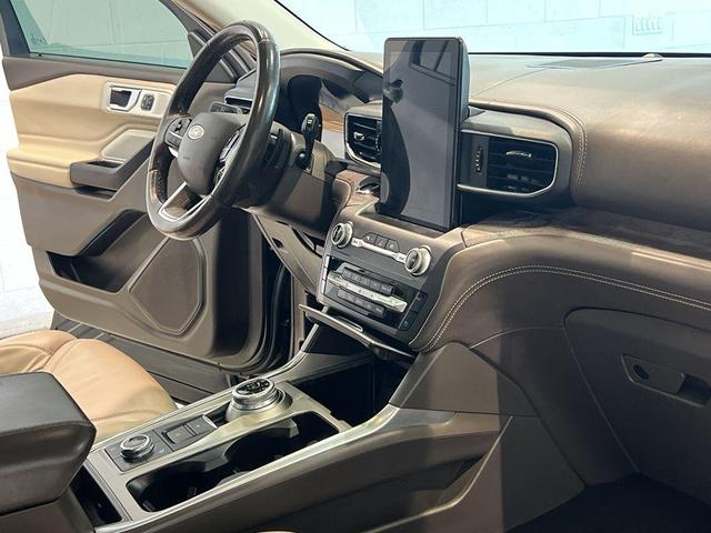 Photo of 2020 Agate Black Metallic Ford Explorer