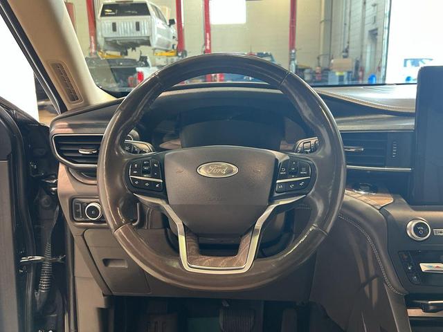 Photo of 2020 Agate Black Metallic Ford Explorer