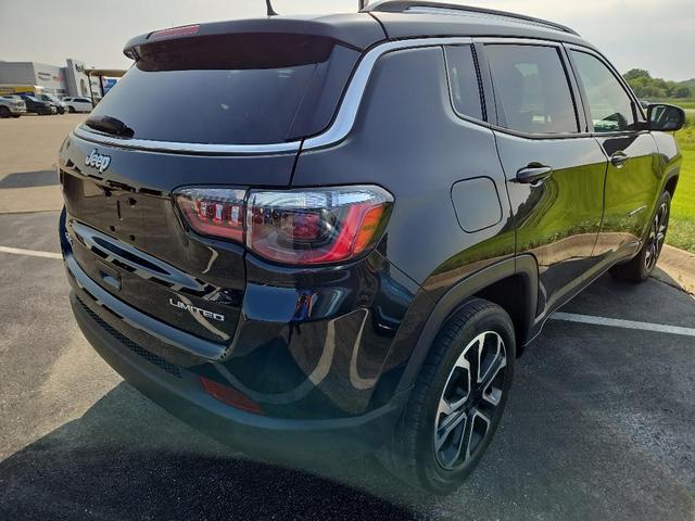 Photo of 2022 Diamond Black Jeep Compass