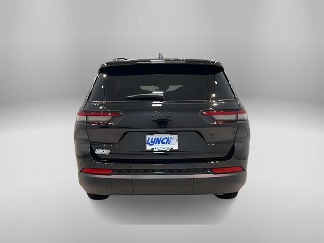 Photo of 2025 Diamond Black Jeep Grand Cherokee L