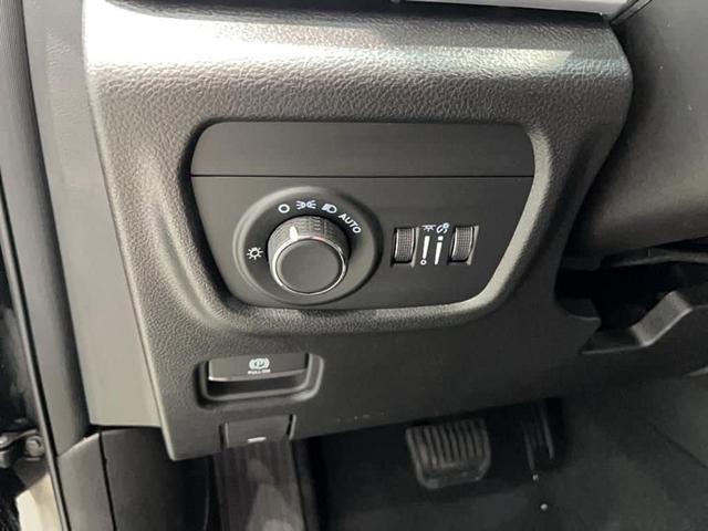 Photo of 2025 Diamond Black Jeep Grand Cherokee L