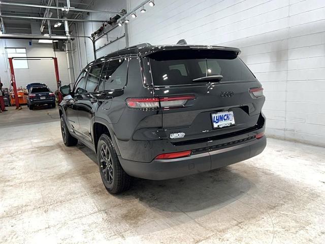Photo of 2025 Diamond Black Jeep Grand Cherokee L