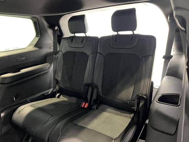 Photo of 2025 Diamond Black Jeep Grand Cherokee L