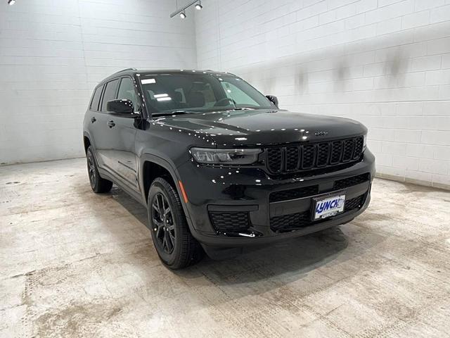 Photo of 2025 Diamond Black Jeep Grand Cherokee L