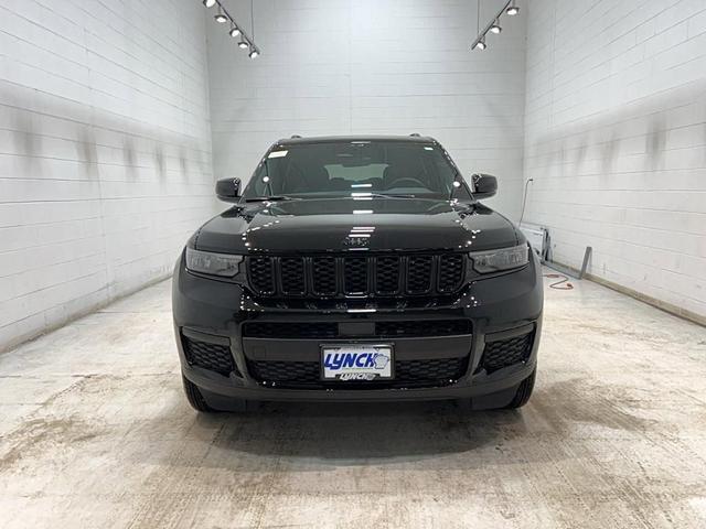 Photo of 2025 Diamond Black Jeep Grand Cherokee L