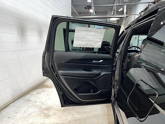 Photo of 2025 Diamond Black Jeep Grand Cherokee L