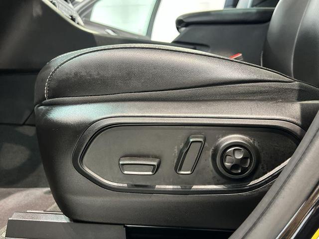 Photo of 2024 Diamond Black Jeep Grand Cherokee L