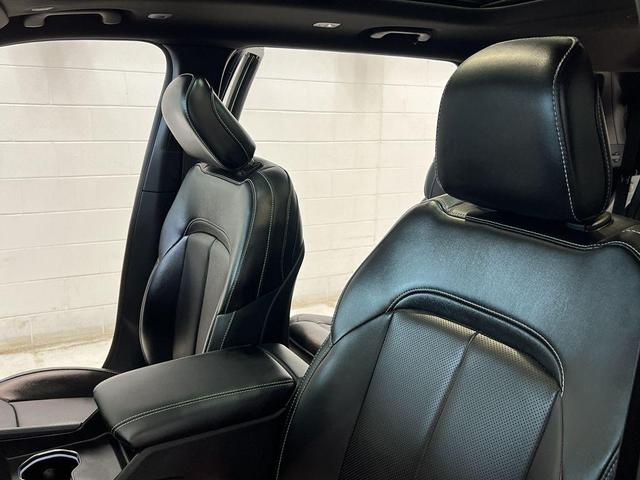 Photo of 2024 Diamond Black Jeep Grand Cherokee L