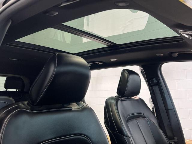 Photo of 2024 Diamond Black Jeep Grand Cherokee L
